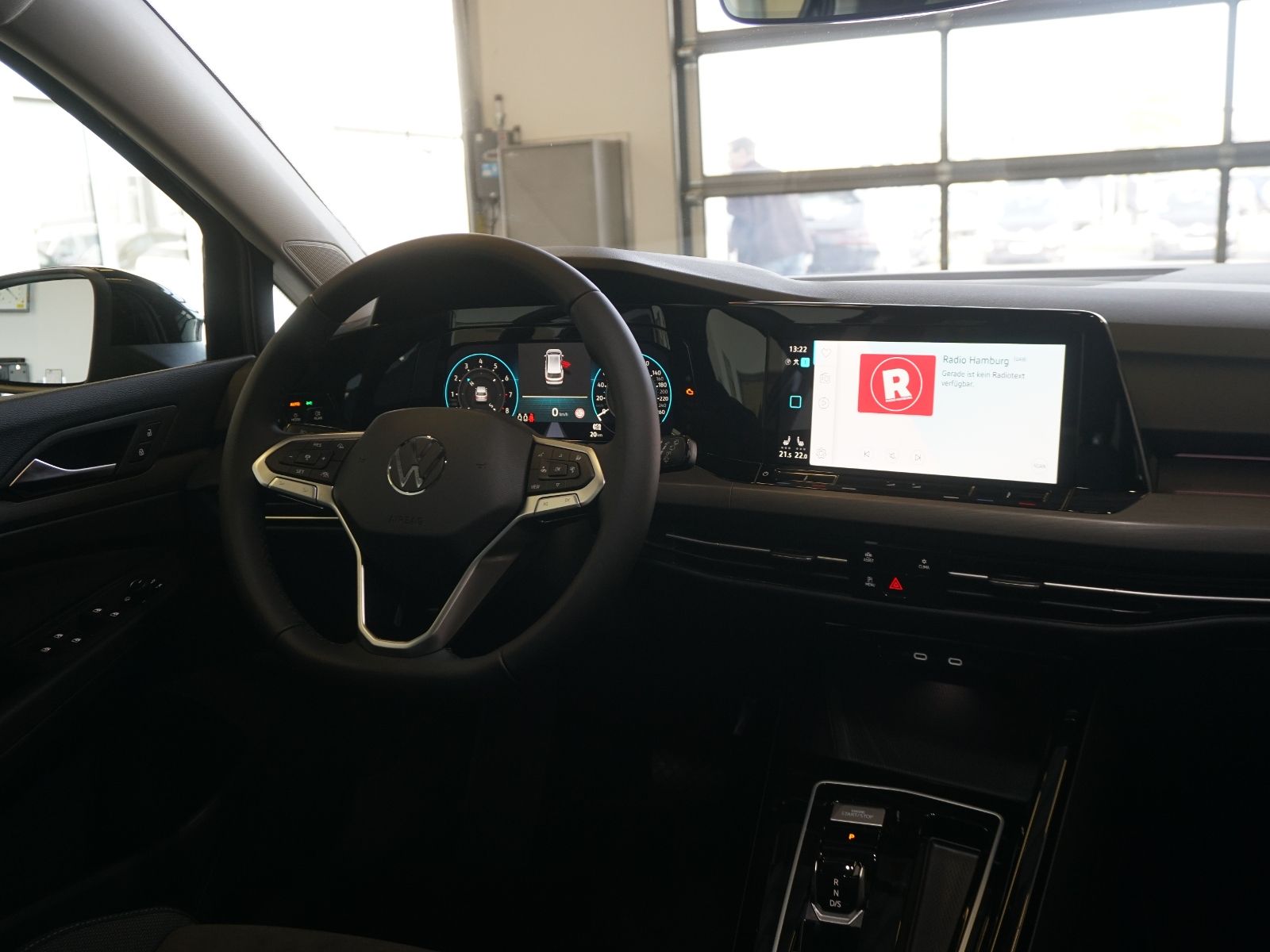 Fahrzeugabbildung Volkswagen Golf VIII Variant Style 1.5 eTSI DSG *AHK, LED,