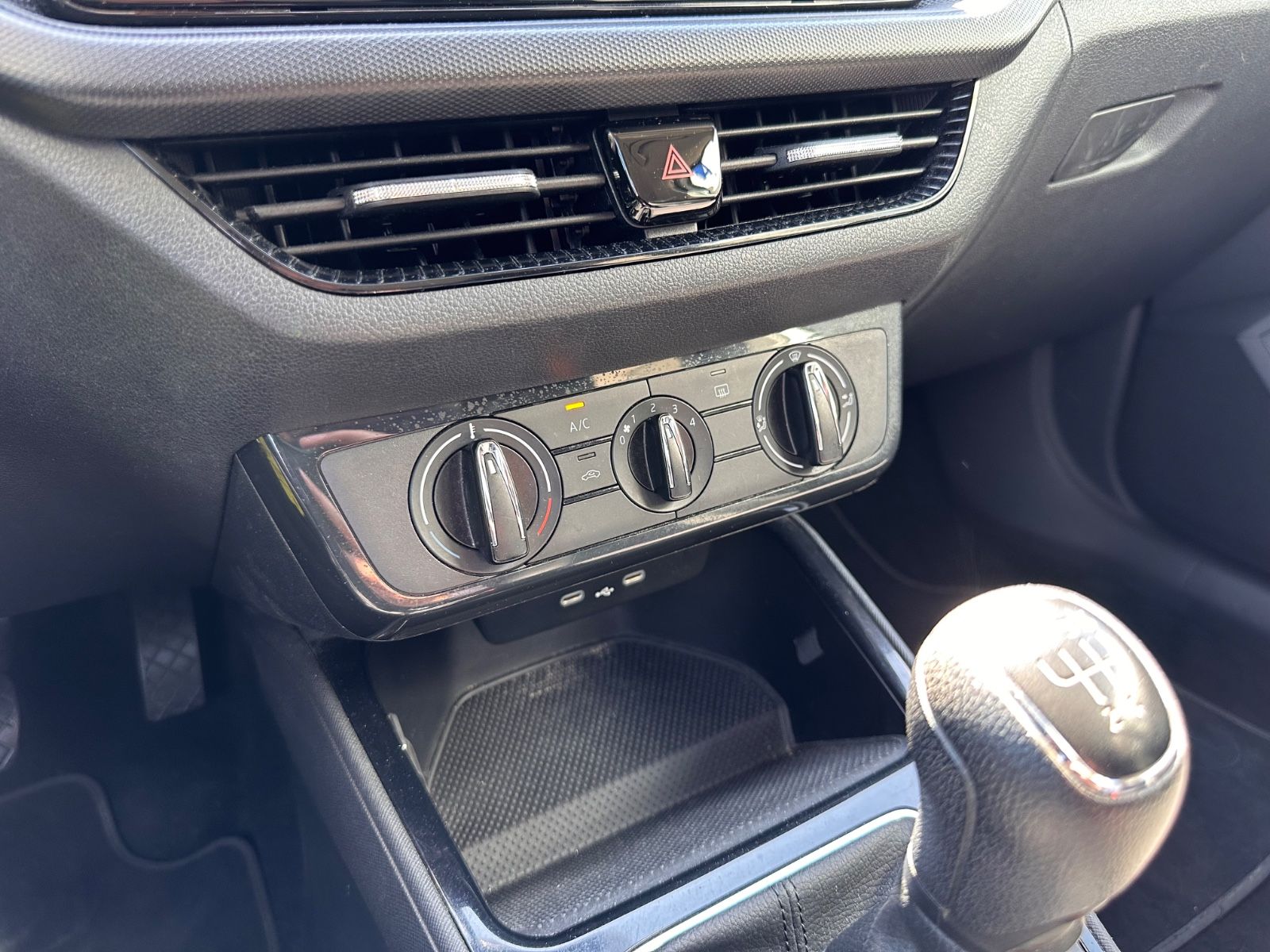 Fahrzeugabbildung SKODA Fabia 1.0 MPI Ambition APP/Klima/GJR