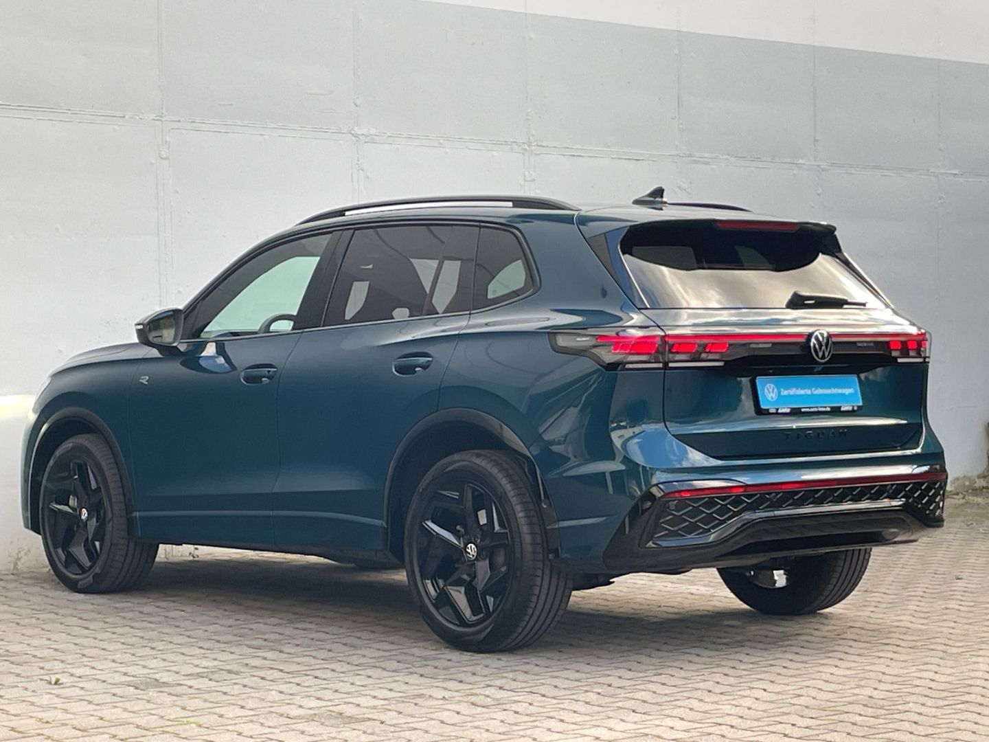 Tiguan 2.0 TDI R-Line Black Style 360°Kamera/AHK