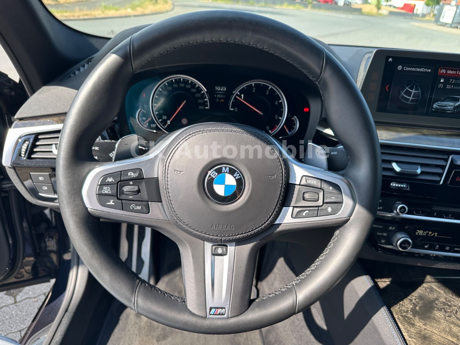 Fahrzeugabbildung BMW 520d xDrive Lim. M-Sport/Navi/Head-Up/LED