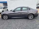Alfa Romeo Giulia Ti 2.2 Multijet AWD AUT NAVI ACC BSD 2... - Alfa Romeo Giulia Ti mit Diesel-Antrieb