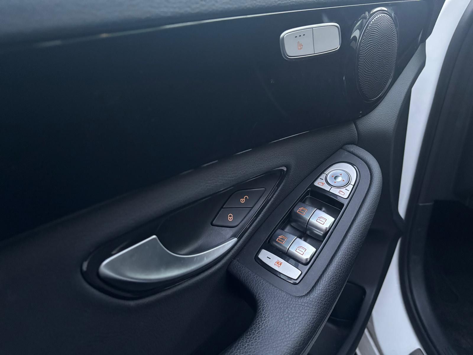 Fahrzeugabbildung Mercedes-Benz C 180 d Limo 9G-TR. Avantgarde Night-APPS-PDC-