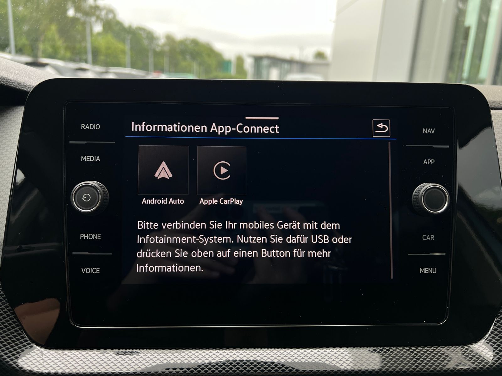 Fahrzeugabbildung Volkswagen T-Cross Life 1.0 l TSI *LED,ACC,Navi,Kamera,16''