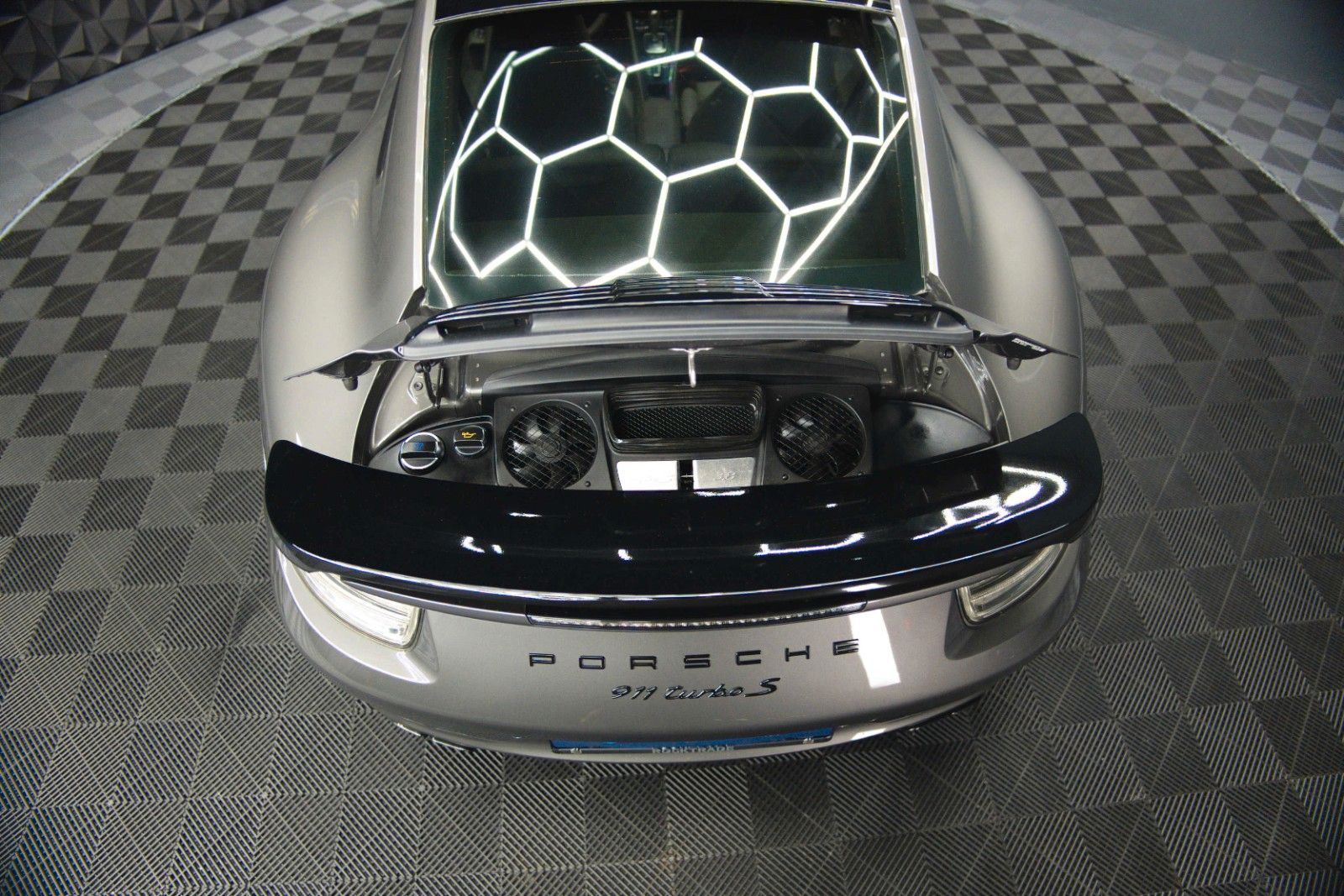 Fahrzeugabbildung Porsche 991 911 Turbo S Coupe Chrono+ | Ceramic | Carbon