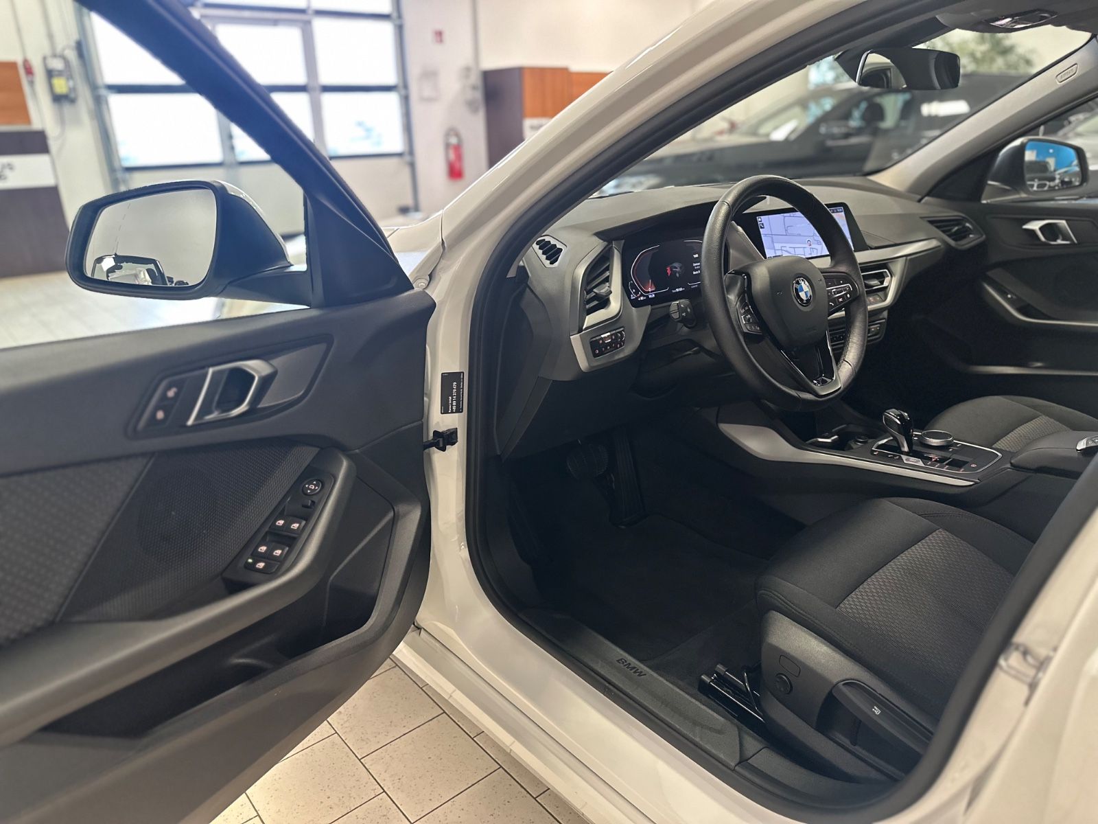 BMW 116d Aut/Navi/LED/SitzHeiz/ActivGuard/Tempomat foto 19