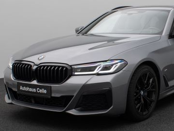 Fahrzeugabbildung BMW 520d xD M Sport Laser Kamera HUD DAB HiFi AHK