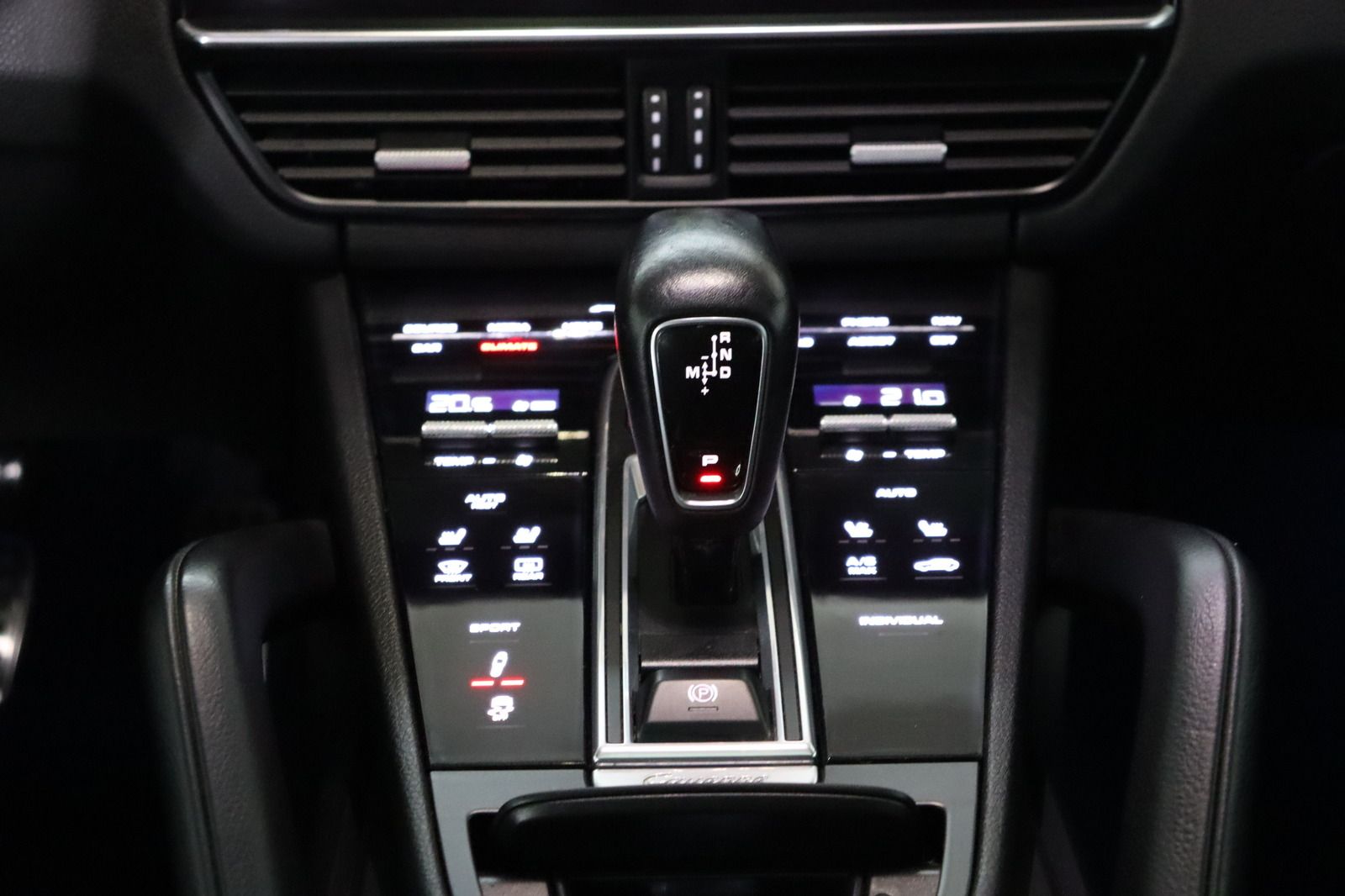 Fahrzeugabbildung Porsche Cayenne S * Pano * Standhzg. * RFK