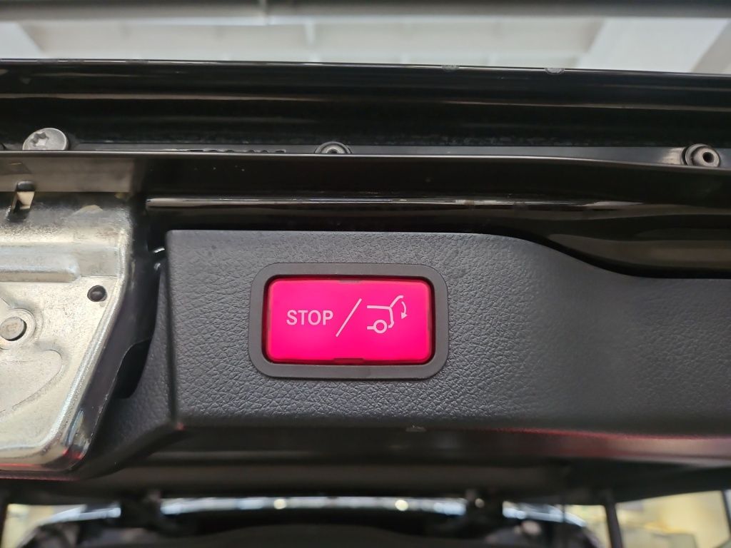 Fahrzeugabbildung Mercedes-Benz V 300 AVG lang 7 Sitze STHZ DISTRONIC AHK SOUND