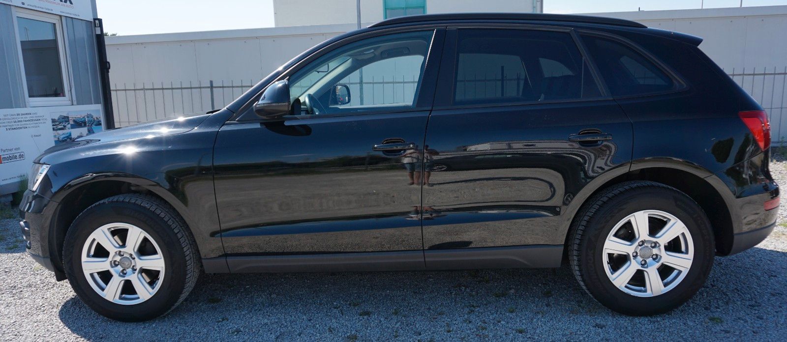 Fahrzeugabbildung Audi Q5 2.0 TFSI  quattro, Leder, SHZ, 8 fach bereift