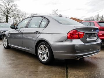 Fahrzeugabbildung BMW 320d XENON NAVI STANDHEIZUNG KOMFORTZUGANG