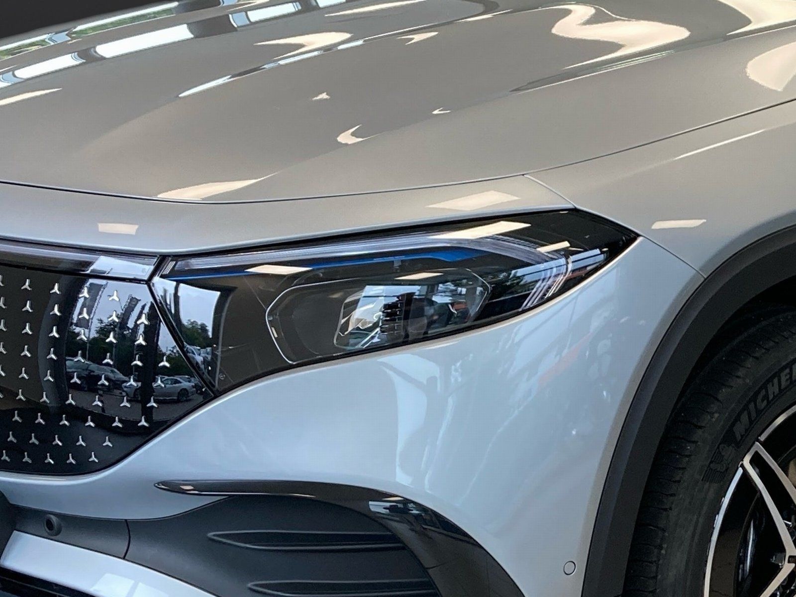 Fahrzeugabbildung Mercedes-Benz EQB 250+ AMG*Distronic*360°*Memory*7-Sitzer*Totw