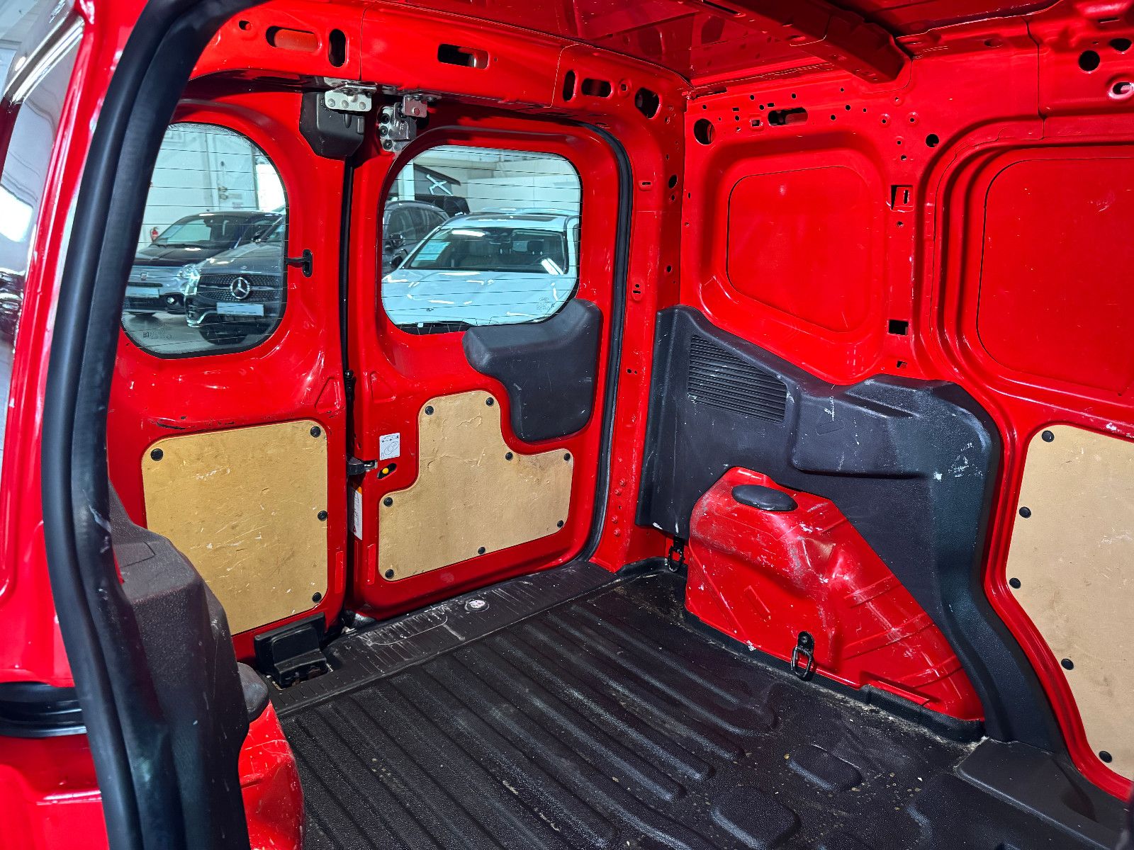 Fahrzeugabbildung Ford Tourneo Courier 1.5 TDCI TREND SERVICE & TÜV NEU