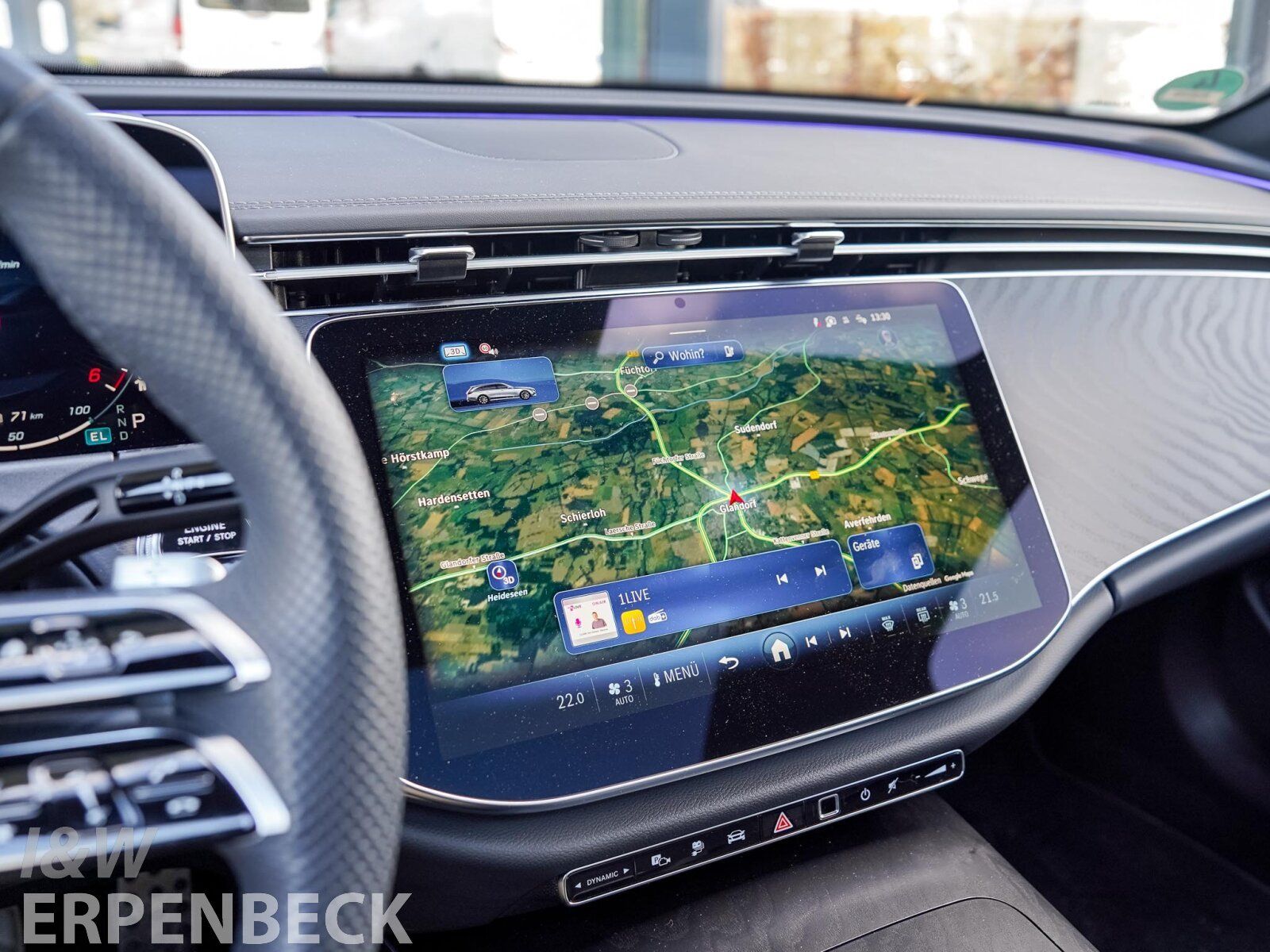 Fahrzeugabbildung Mercedes-Benz E 300de 4M AMG Distronic HeadUp AHK DigitalLight