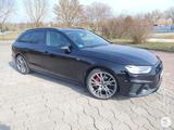 Audi A4 Avant 40 TDI quattro S-line *VOLLAUSSTATTUNG*