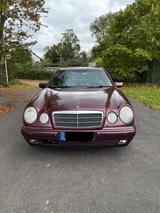 Mercedes-Benz Mercedes Benz E200 - gebrauchte Mercedes-Benz E 200 aus dem Jahr 1998