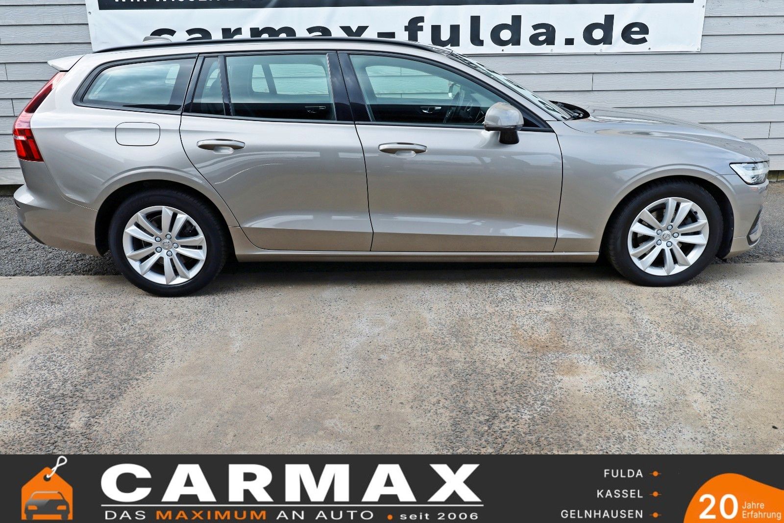 Fahrzeugabbildung Volvo V60 Momentum, T.Leder,Navi,LED,SH,PDC,AHK