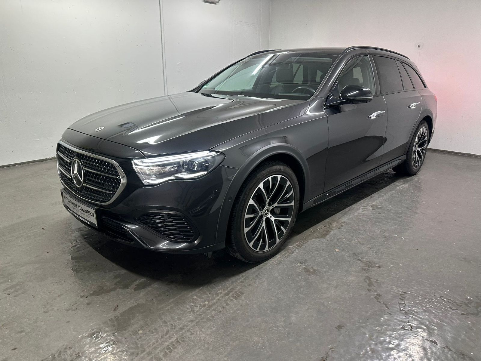 Fahrzeugabbildung Mercedes-Benz E 450 4MATIC T All-Terrain Autom. *AHK*AMBIENTE*