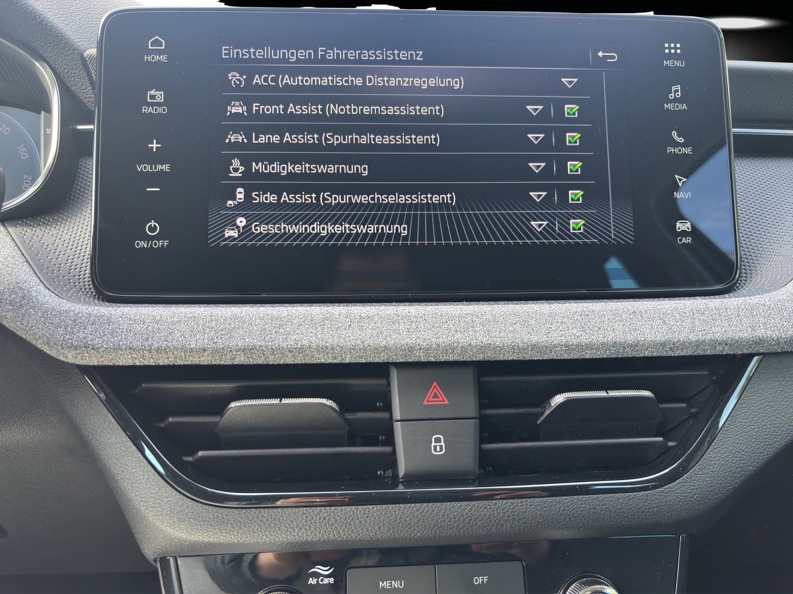 Fahrzeugabbildung SKODA Scala Tour 1,0 TSI 85 kW DSG