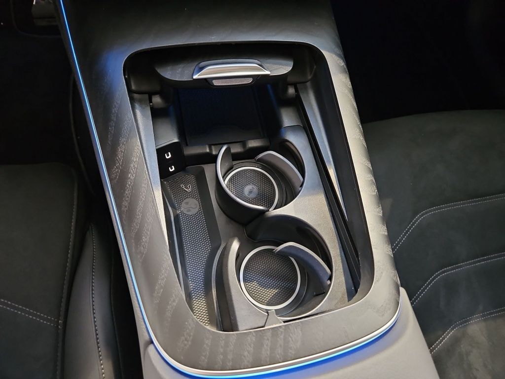 Fahrzeugabbildung Mercedes-Benz E 200 T AMG Night Distronic+ AHK Pano LED SHZ