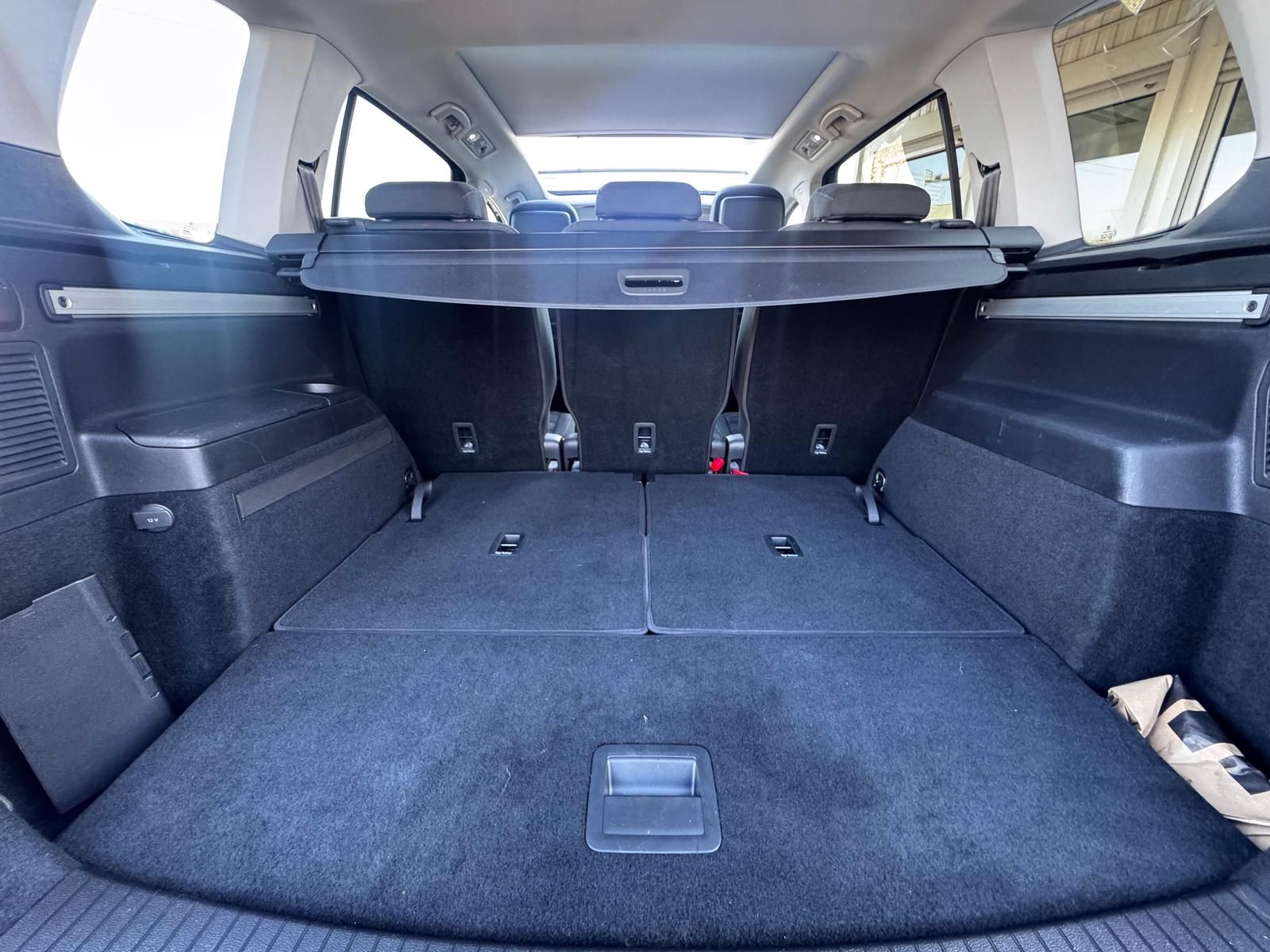 Fahrzeugabbildung Volkswagen Touran Highline 1.5 TSI EU6d-T OPF R-Line Pano