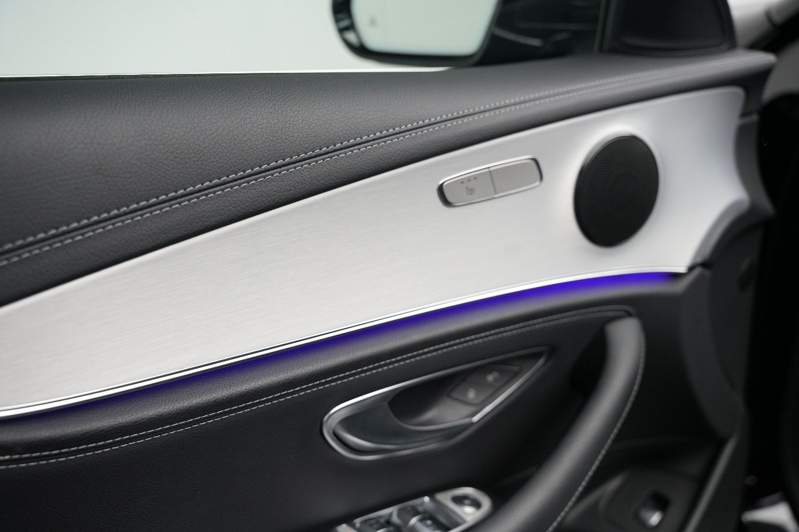 Fahrzeugabbildung Mercedes-Benz E 300 de/Plug-in/Leder/Ambiente/LED/360°Cam/SHZ/