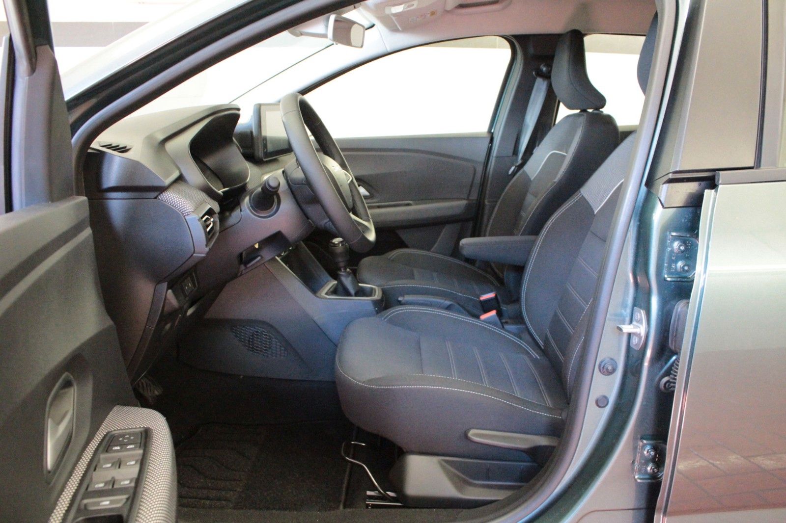Fahrzeugabbildung Dacia Sandero TCe 100  ECO G Expression*Winterpaket*