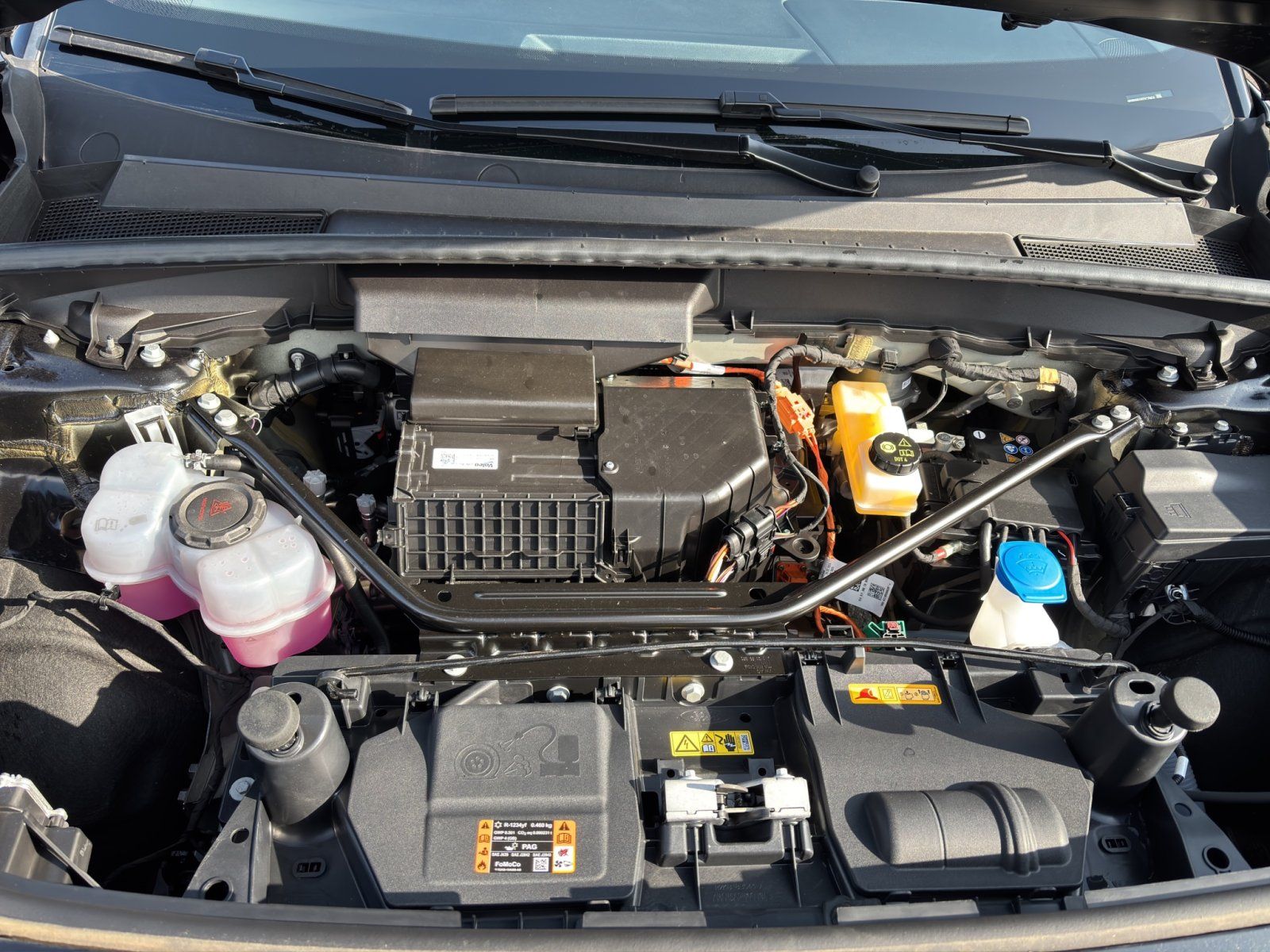 Fahrzeugabbildung Ford Explorer eMotor Premium RWD