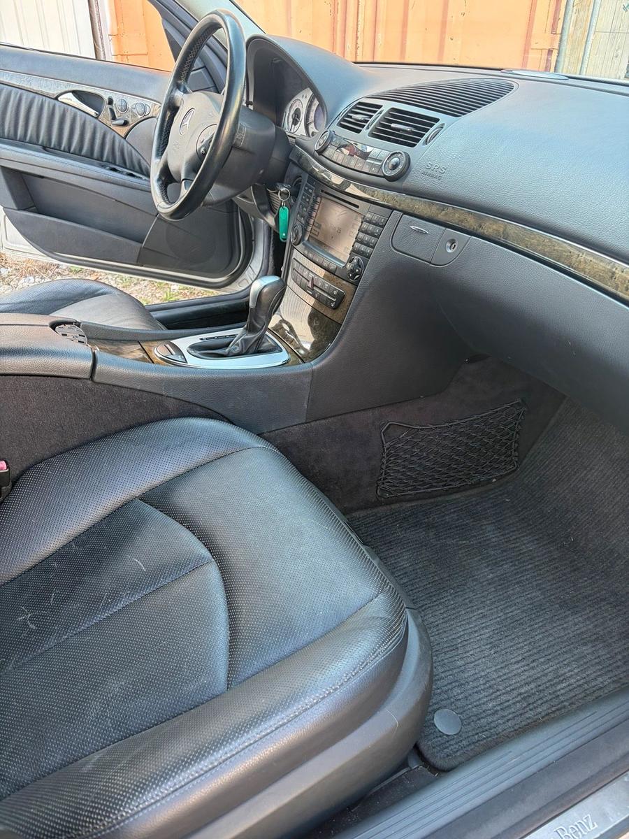 Mercedes-Benz E320 2004 — photo 14