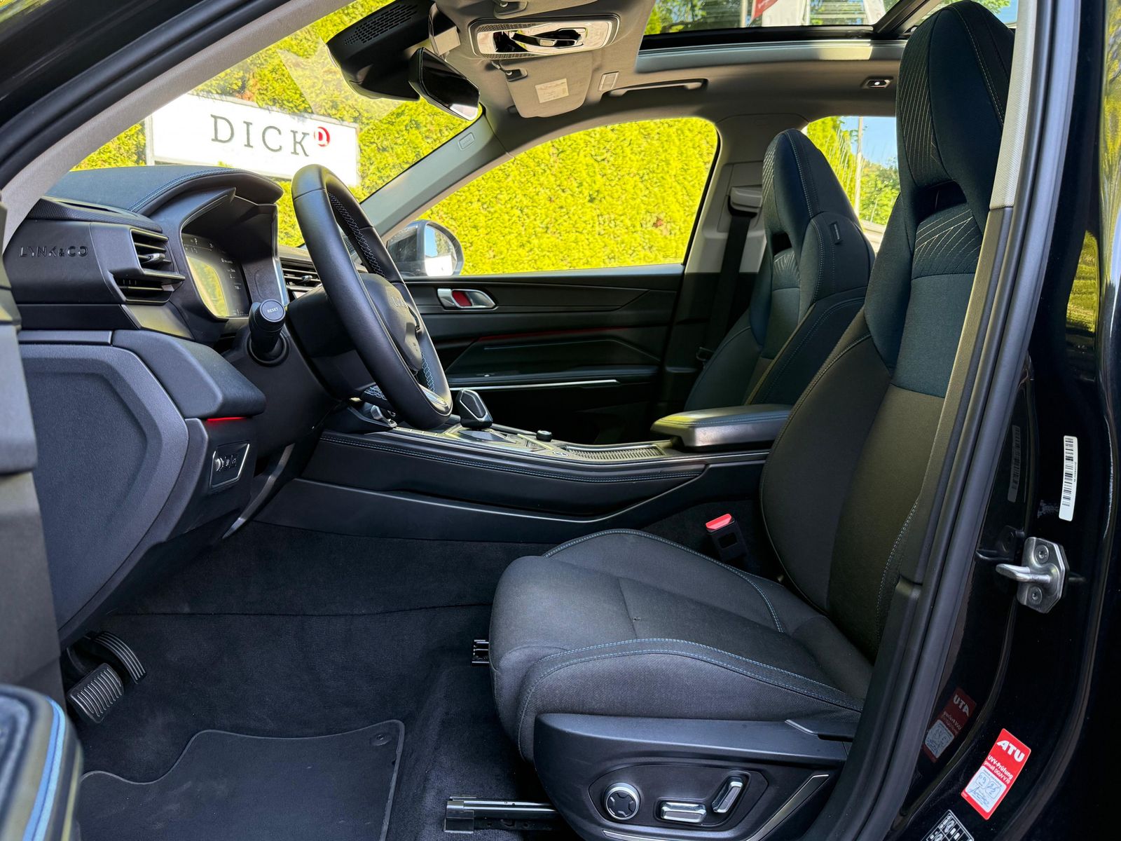 Fahrzeugabbildung Lynk&Co 01 1.5 T Aut PHEV PANO+LED+NAVI+ACC+MEMO+SHZ+360