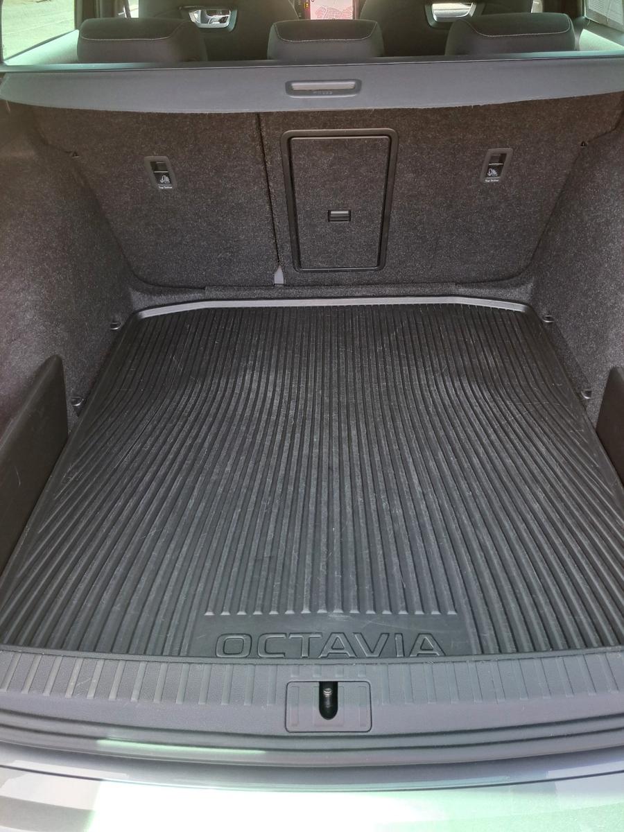Skoda Octavia Combi Sportline 2.0 TDI DSG-LED-Navi-AHK