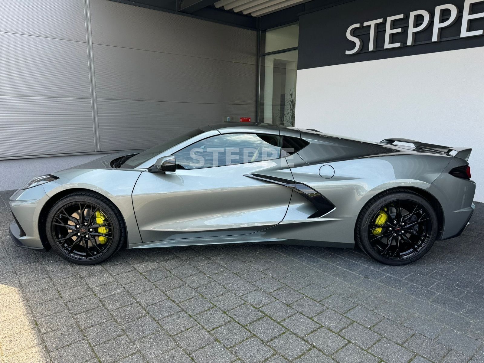 Corvette C8 Stingray Coupe 6,2 V8 3LT Europamodell STEPPE