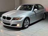 BMW Limousine 318d Facelift Navi Leder - BMW 3 Series aus 2009: Facelift