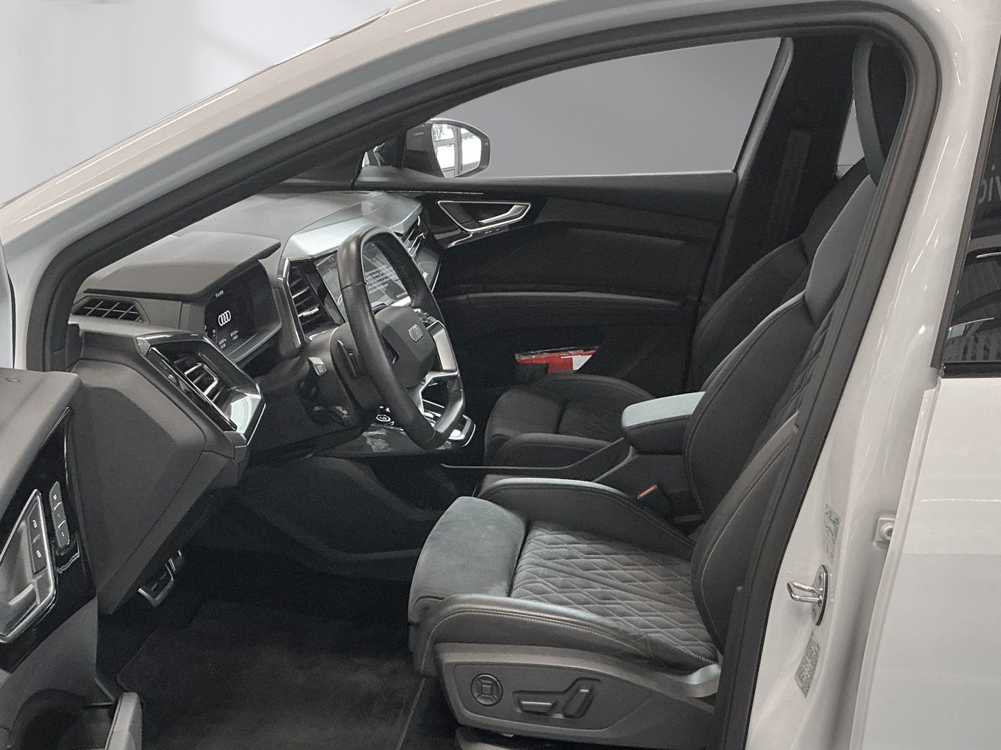 Audi Q4 e-tron Sportback 50 quattro Pano SONOS ACC imagem 3