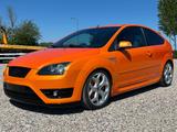 Ford Focus C-Max 2.5T (225CV) 20V Coupè ST - Ford Focus aus 2007 mit Benzin-Antrieb: Limousine