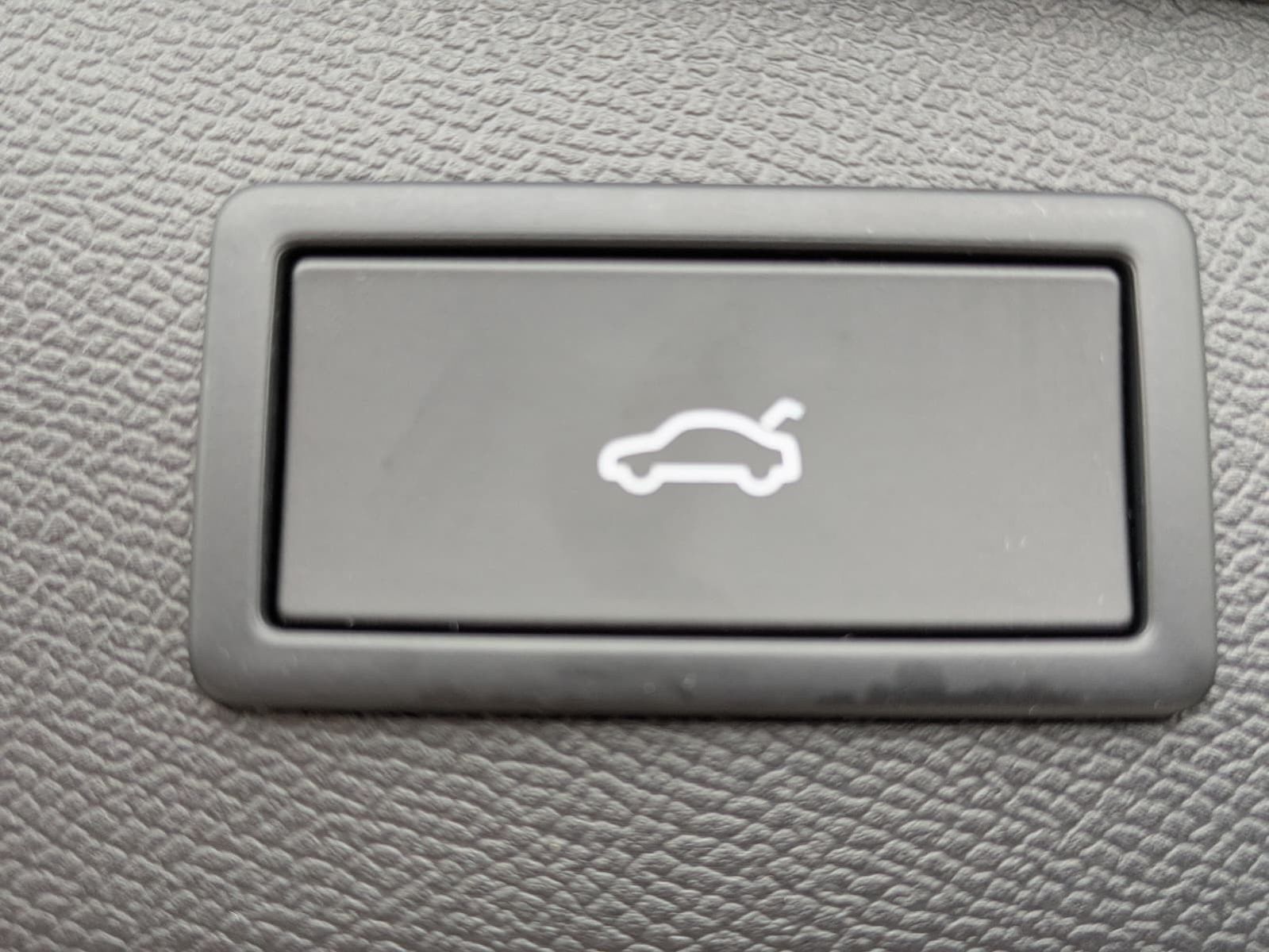 Fahrzeugabbildung CUPRA Leon 1.5 eTSI EDGE MATRIX*ACC*KAM*18"5JGARANTIE