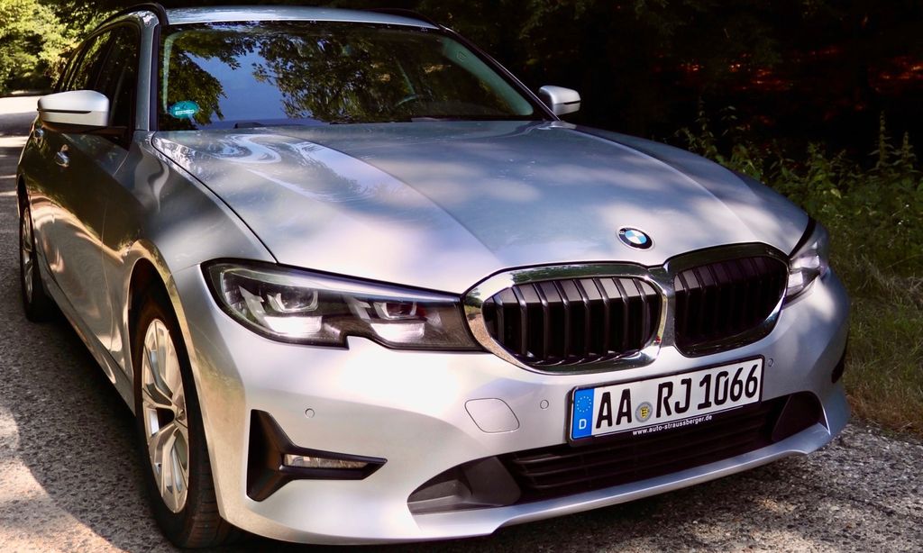 Image of BMW 320