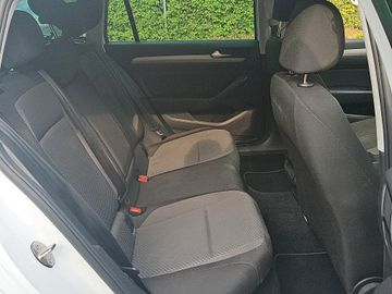 Volkswagen Passat Variant - 7
