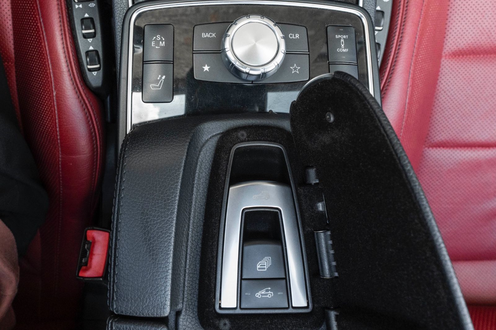 Fahrzeugabbildung Mercedes-Benz E 550 Cabriolet AMG-LINE ACC H&K LED KAM TOTW