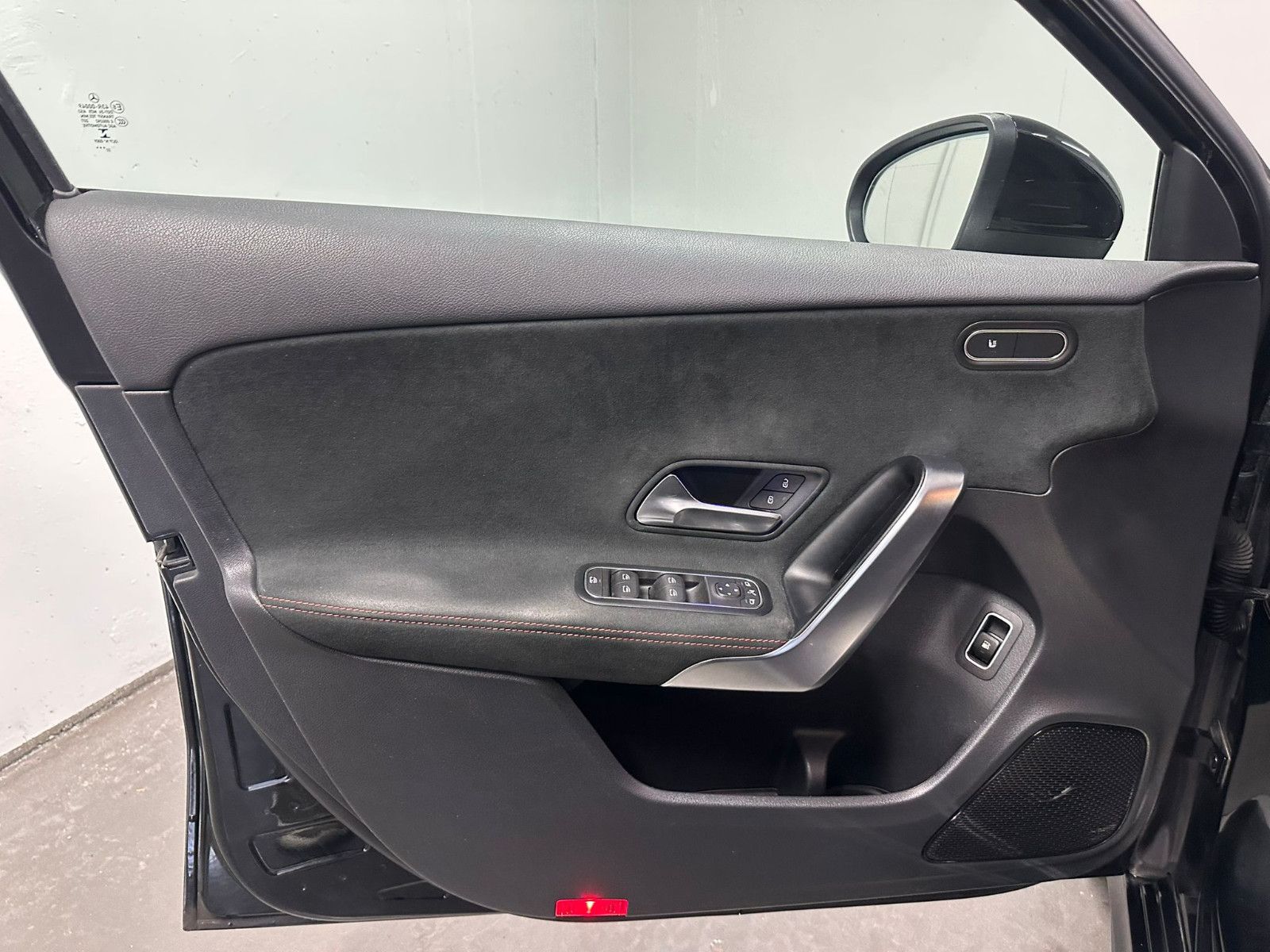 Fahrzeugabbildung Mercedes-Benz A 250 e LIMOUSINE *AMG-LINE* AMBIL*LED*KEYLESS