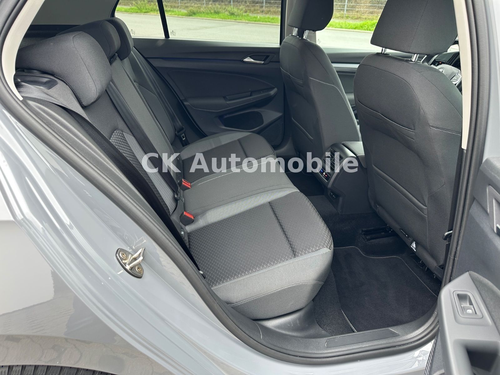 Fahrzeugabbildung Volkswagen Golf VIII Lim. Active 1.5 TSI/Navi/LED/ACC/PDC