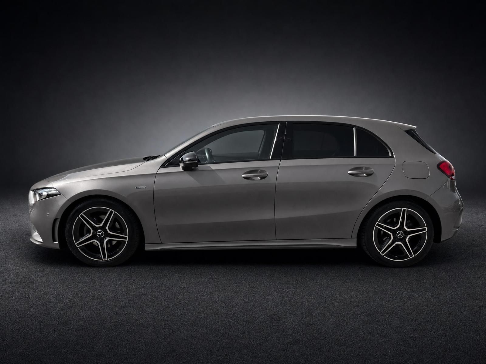 Mercedes-Benz A 200 7G-DCT 3x AMG EDITI.2021 MBUX WIDE KAM LED foto 4