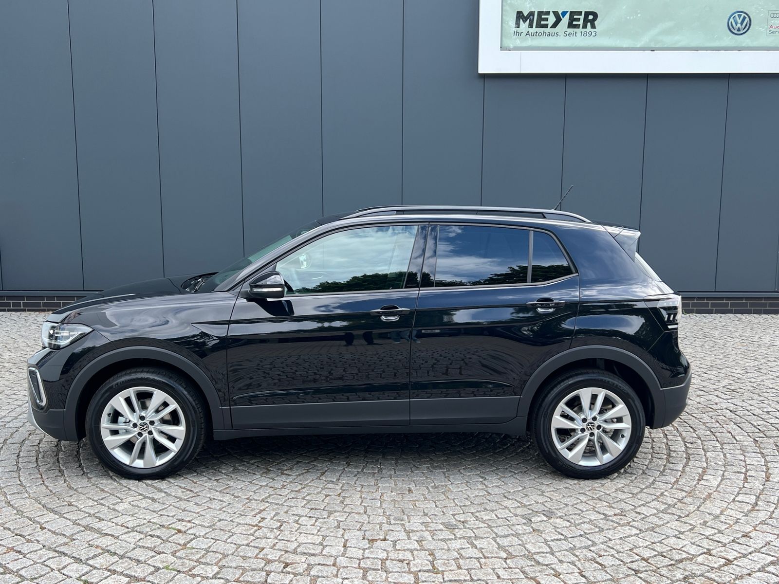 Fahrzeugabbildung Volkswagen T-Cross Life 1.5 TSI DSG *IQ.Light, Kamera, 17'-