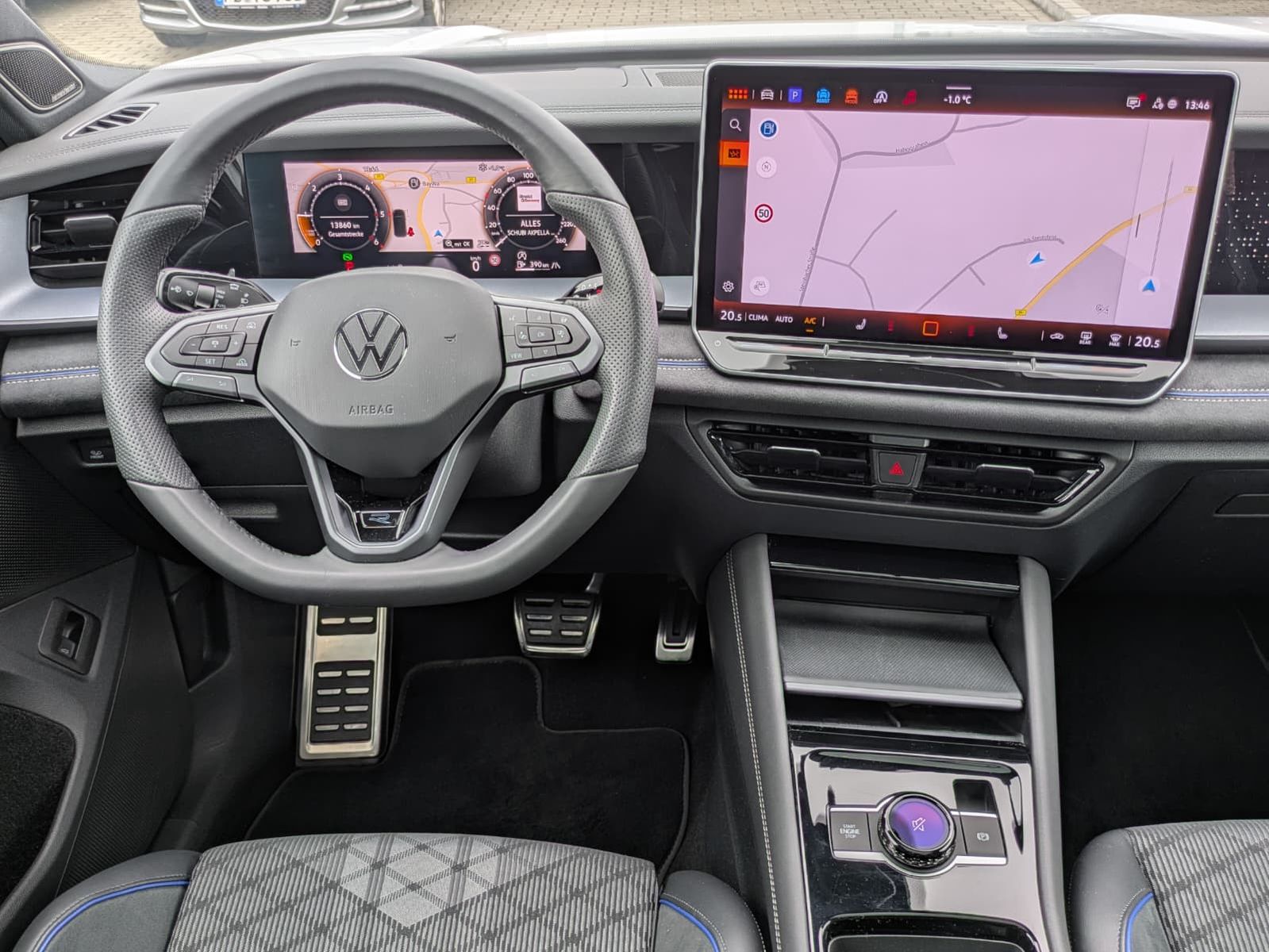 Fahrzeugabbildung Volkswagen Tayron 2.0 TDI 4M R-Line BLACK*7Si*MATRIX*PANO