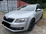 Skoda Octavia Combi Elegance 2.0TDI DSG/PANO/Bi-Xenon - Skoda Octavia: Elegance TDI