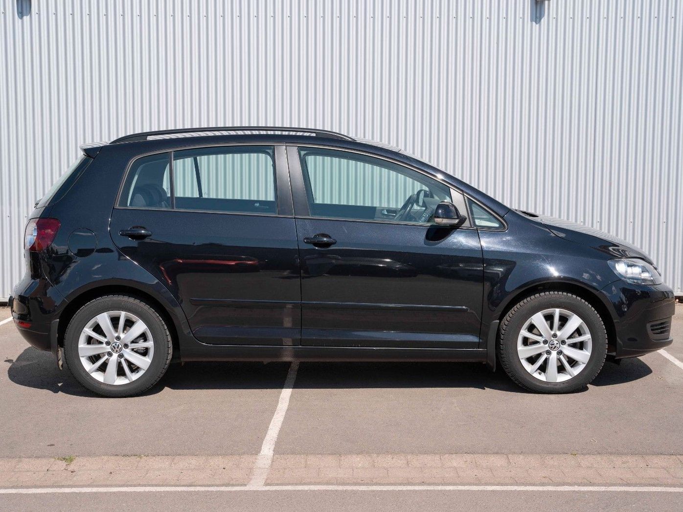 Fahrzeugabbildung Volkswagen GOLF PLUS VI 2.0 TDI COMFORTLINE DSG PDC AHK