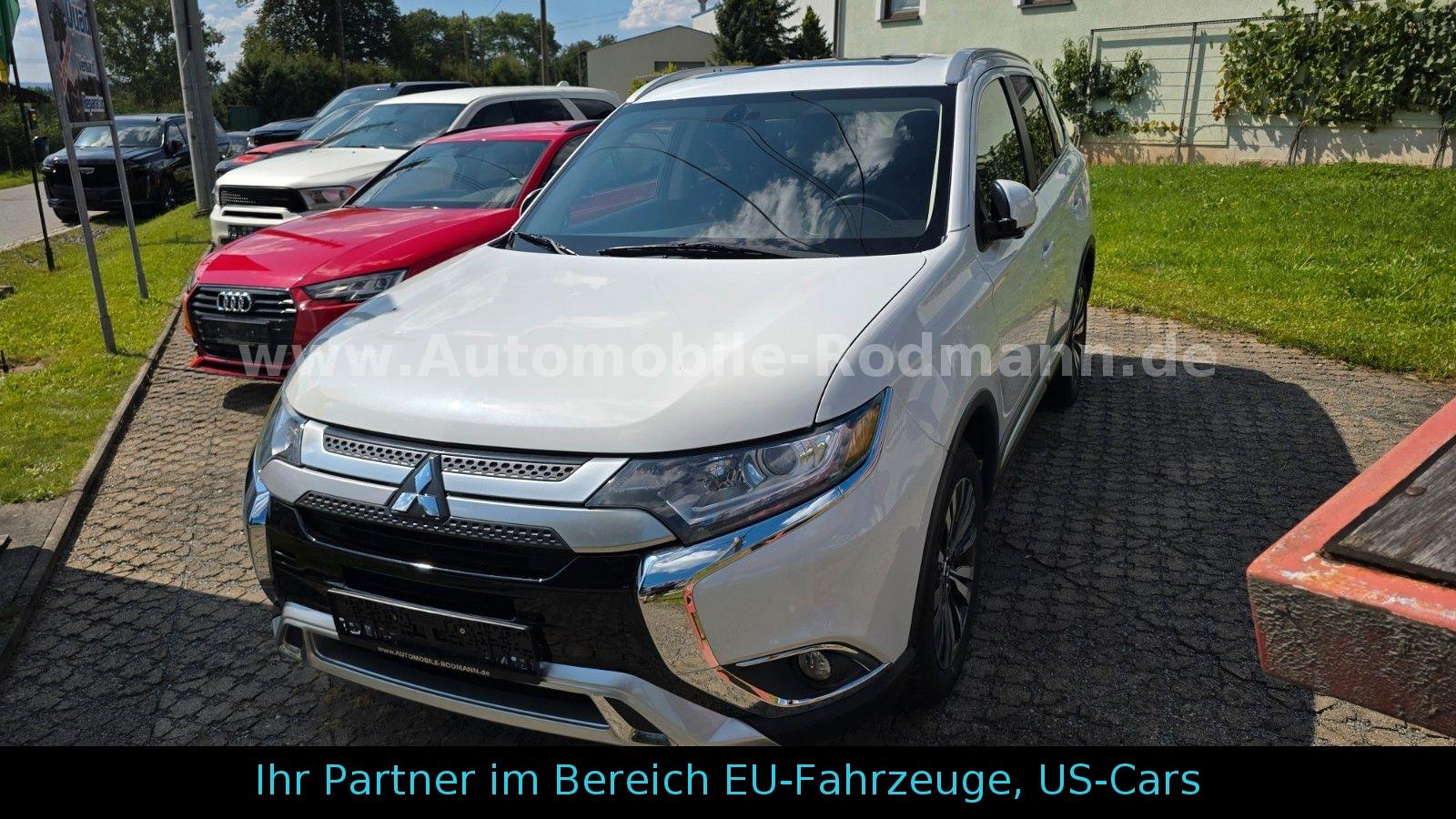 Mitsubishi Outlander -
