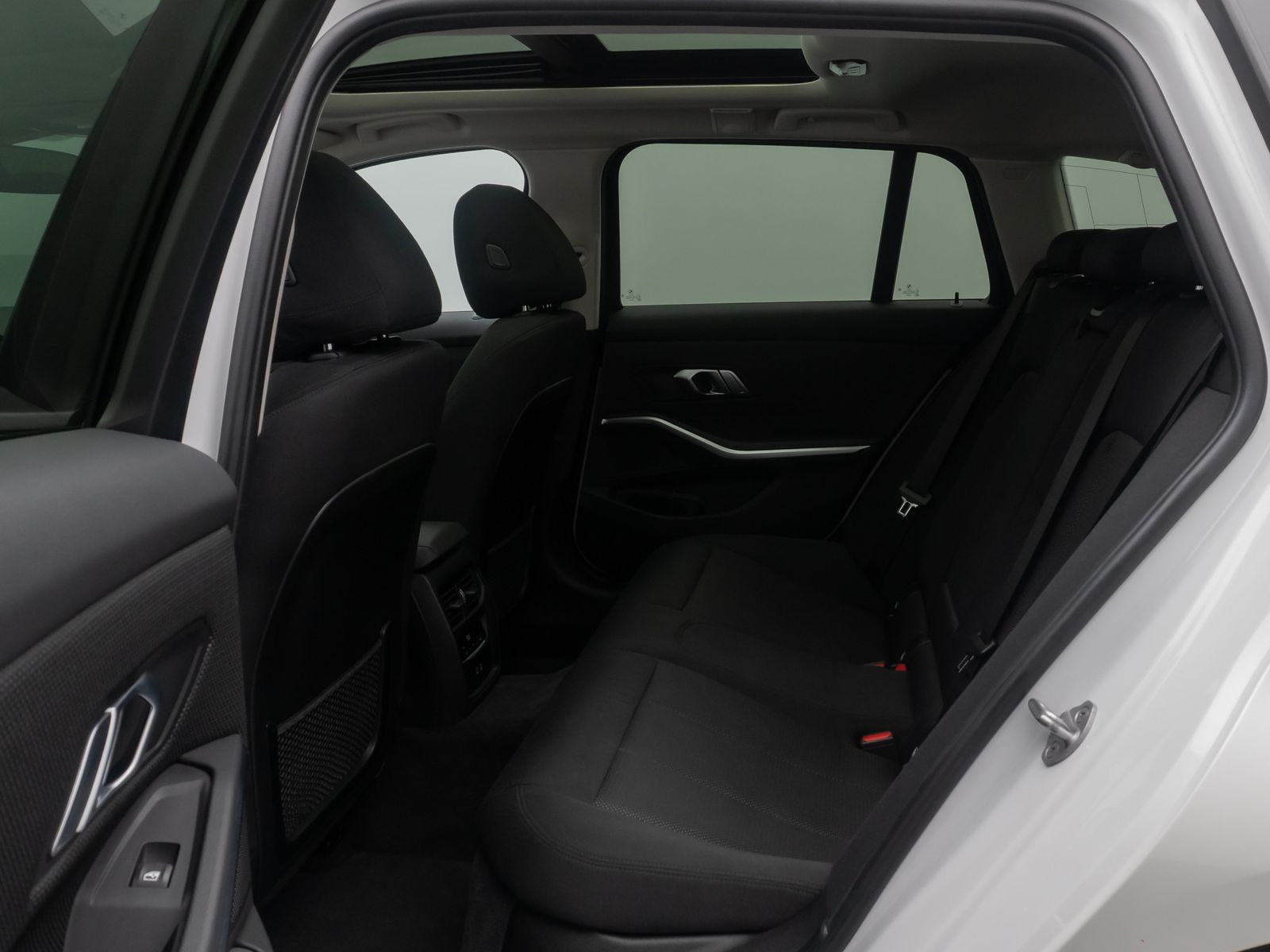 Fahrzeugabbildung BMW 330d Stop&Go LED DAB DriveAssis Panorama 18Zoll