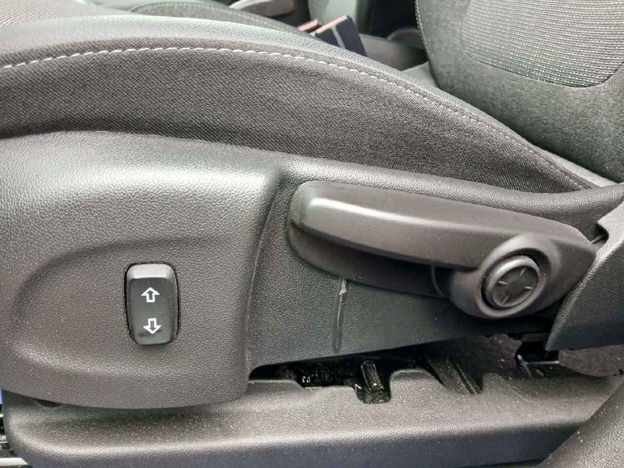 Fahrzeugabbildung Opel Grandland Elegance