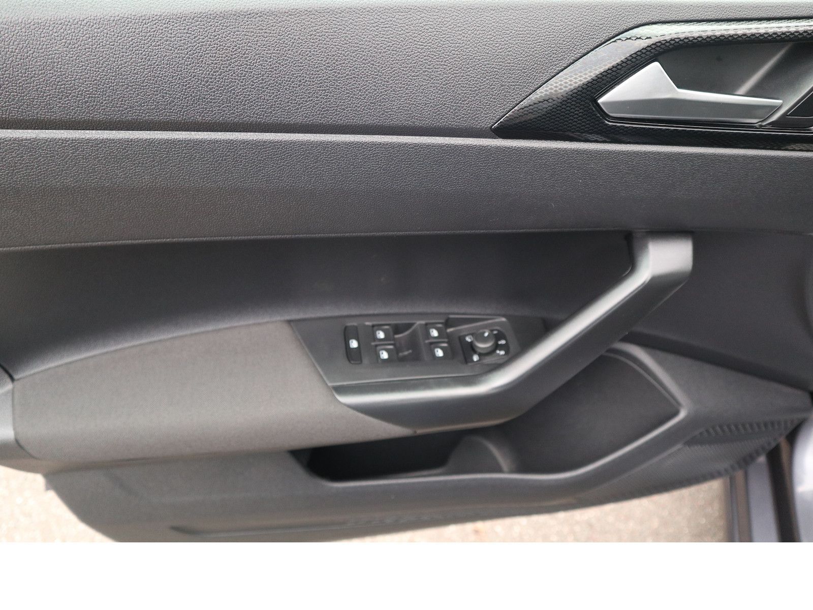 Fahrzeugabbildung Volkswagen Polo Life Tempo SHZ Schekheftgepflegt
