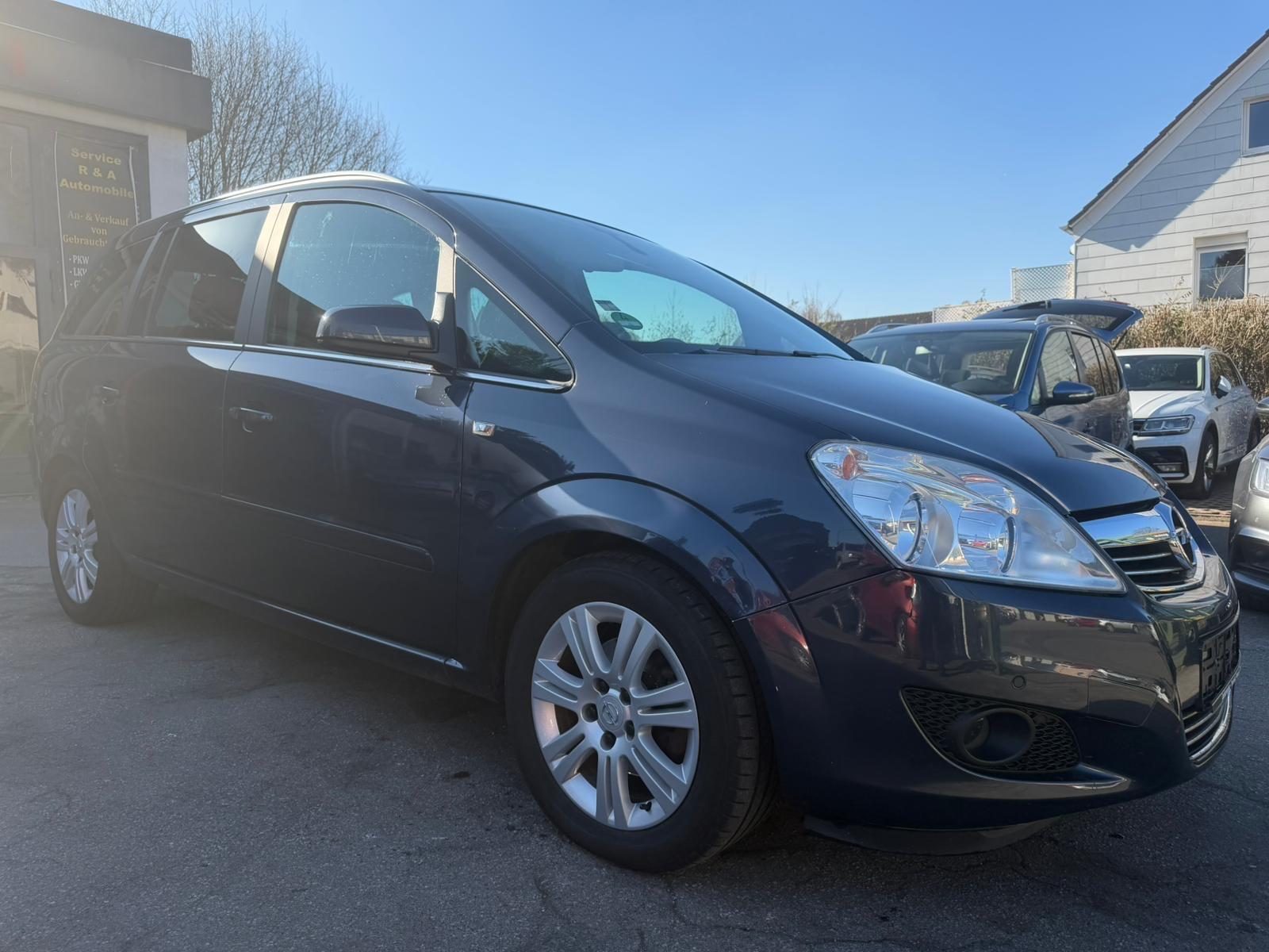 Opel Zafira B Cosmo PDC VH*7 SITZER*NAVI*ALUFEGEN